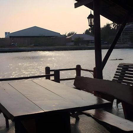 Samut Songkhram Ruennamyen Resort Amphawa מראה חיצוני תמונה