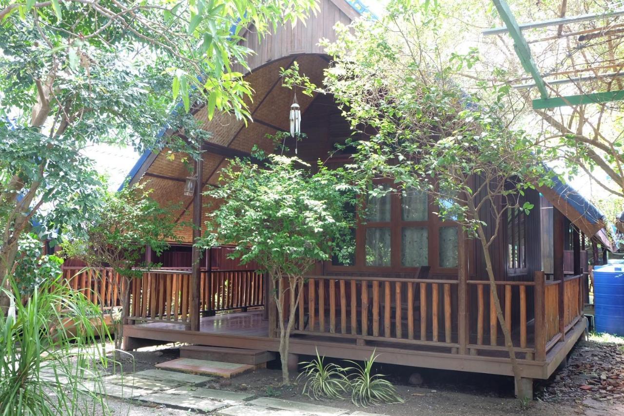 Samut Songkhram Ruennamyen Resort Amphawa מראה חיצוני תמונה