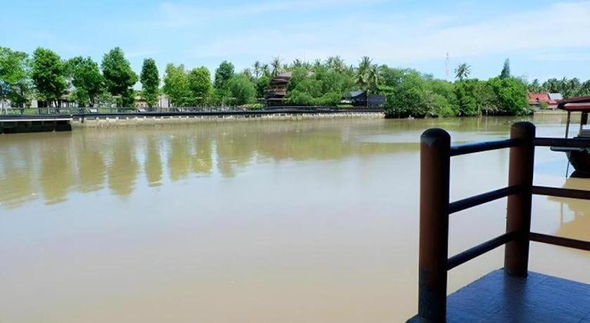Samut Songkhram Ruennamyen Resort Amphawa מראה חיצוני תמונה